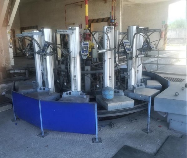 Gas storage - Machinery and equipment - Bank. 18/2018 - Palermo L.C. - Sale 9