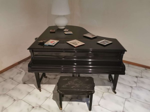 Пиана - Различни мебели и оборудване - Фал. 54/2016 - Съд на Неапол - Север - Продажба 5