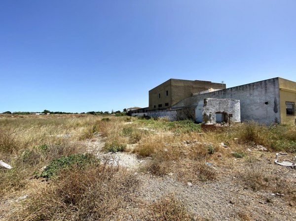 Immobile industriale a Jerez de la Frontera e terreno a Puerto de Santa Maria - Spagna - Fall. 803/2018 - Trib. di Cadice