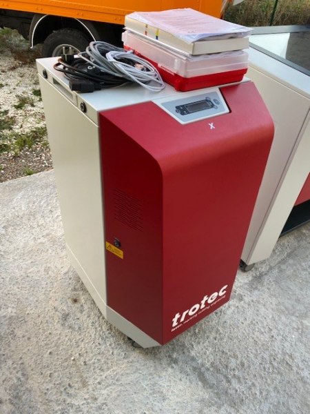 Машина за гравиране и рязане с лазер Trotec - Инструментални стоки от лизинг