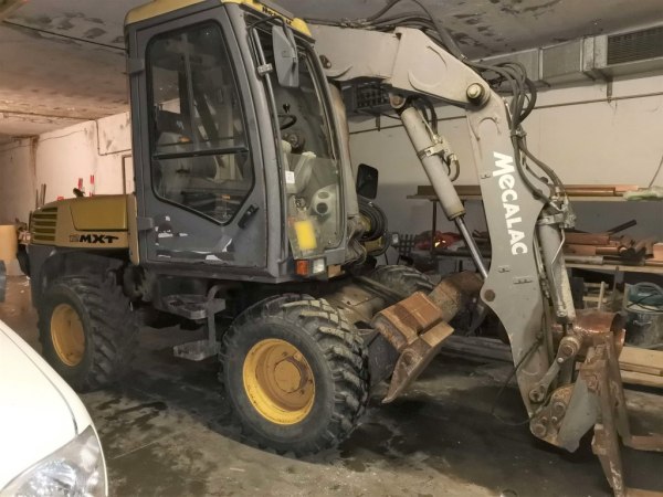 Construction Equipment - Wheeled Excavator - Bank. 35/2021 - Terni Law Court 