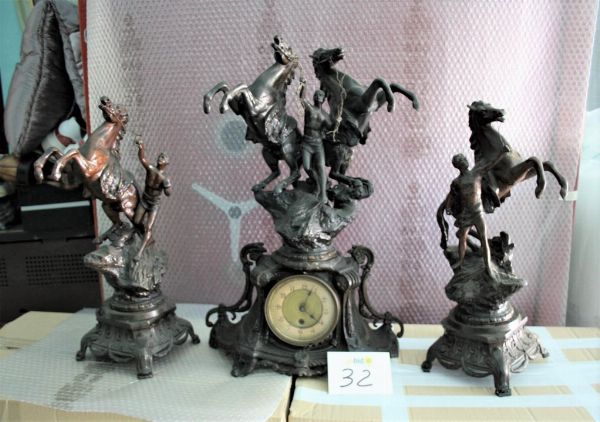 Mobili y Objetos de Época - Pinturas, Estatuas y Mobiliario - Quiebra 49/2020 - Tribunal de Ancona - Venta 8