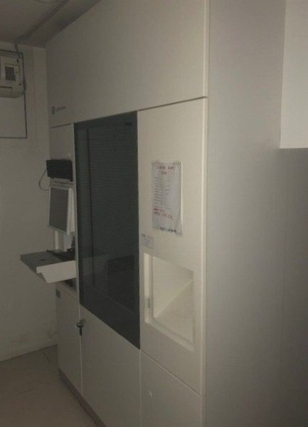 Automatisch magazijn CareFusion Rowa en meubilair voor apotheek - Bedrijfsmiddelen uit leasing - Intrum Italy S.p.A. - Verkoop 2