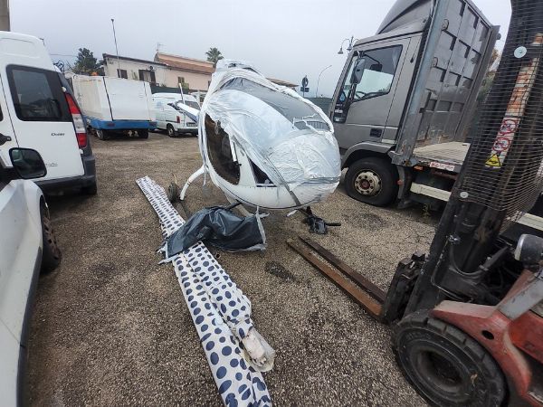 Автотранспортные средства - Двухместный вертолет - Ликвидация по решению суда №26/2023 - Трибунал в Кассино - Продажа 3