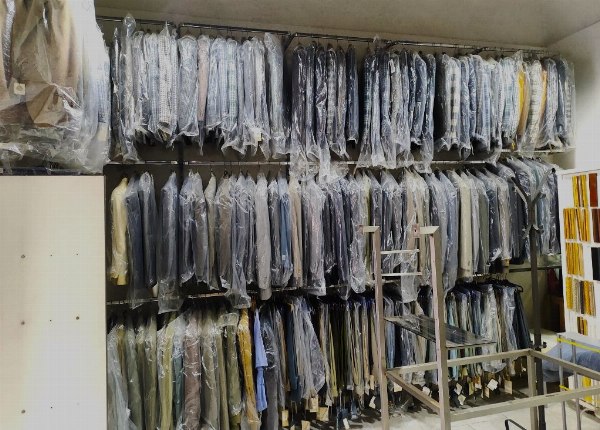Περίπου 856 Κομμάτια Υπογεγραμμένων Ρούχων - Υγρά Περιουσιακά Δικαιώματα αρ. 65/2023 - Δικαστήριο της Σάντα Μαρία Καπούα Βετέρε 