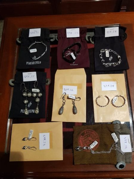 Bijoux en or : bagues, bracelets et boucles d'oreilles aux enchères avec diamants et pierres précieuses - Trib. n. 1 de La Corog