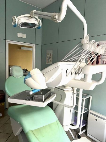 Equipamentos e móveis para consultório dentário - Liquidação Controlada n. 8/2023 - Tribunal de Brescia