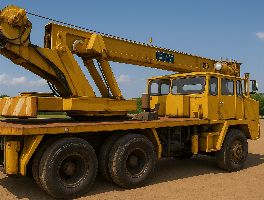 Movimento terra: - Camion SCM e Pala meccanica con gru all'asta