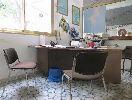 Ponti sollevatori e arredi ufficio