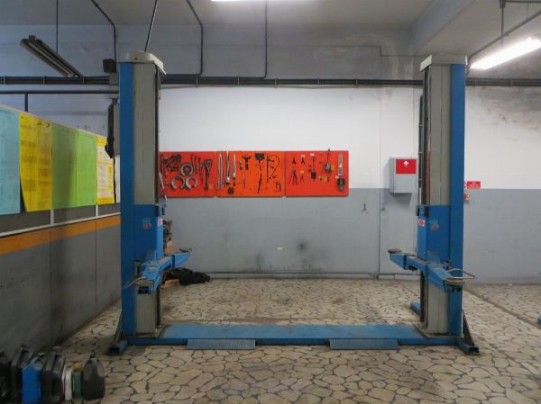 Ponti sollevatori e arredi ufficio