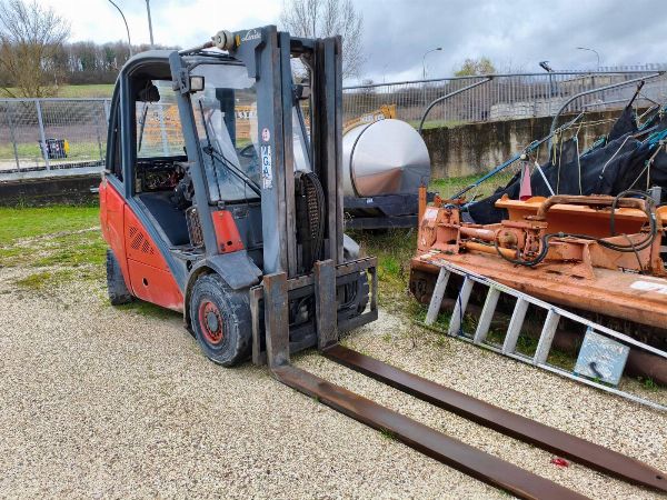 Carrelli Elevatori e - Trattore elettrico