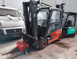 Carrelli Elevatori e - Trattore elettrico