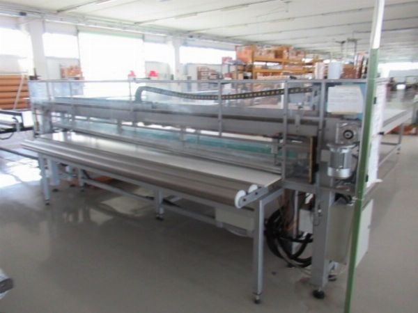 Attrezzature varie e stock di profili in alluminio