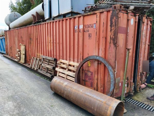 Container, saldatrici e attrezzature