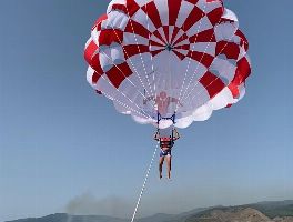 Natante Revival, attrezzatture Parasailing e Banana Boat da 20 Posti