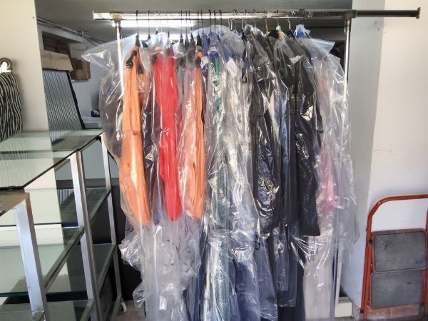 Capi d'abbigliamento vario, - Arredi negozio