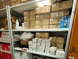 Stock di prodotti cosmetici, - Arredi negozio e attrezzature