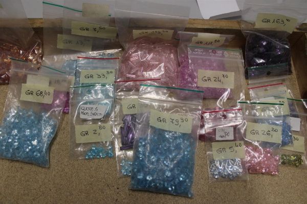 Magazzino Metalli Preziosi, Semilavorati, Diamanti, Perle e Pietre Varie