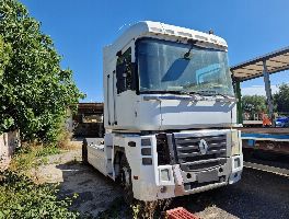 Trattori stradali e semirimorchi
