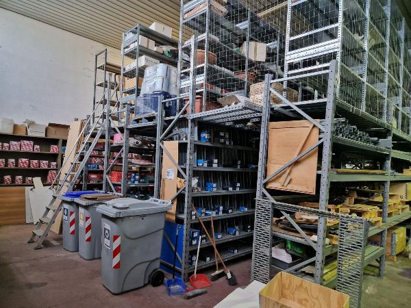 Ricambi per auto, - Auto, scaffalature e arredi ufficio